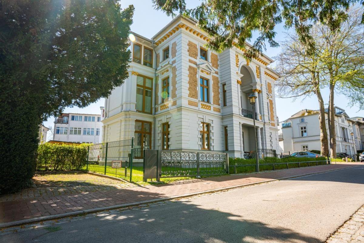 Moderne Fewo Mit Balkon, Hochwertig Apartment Heringsdorf  Exterior photo